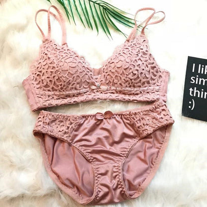 Floral Lace Breathable Fabric Bra and Penty Set