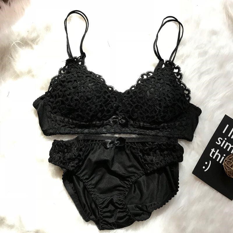 Floral Lace Breathable Fabric Bra and Penty Set
