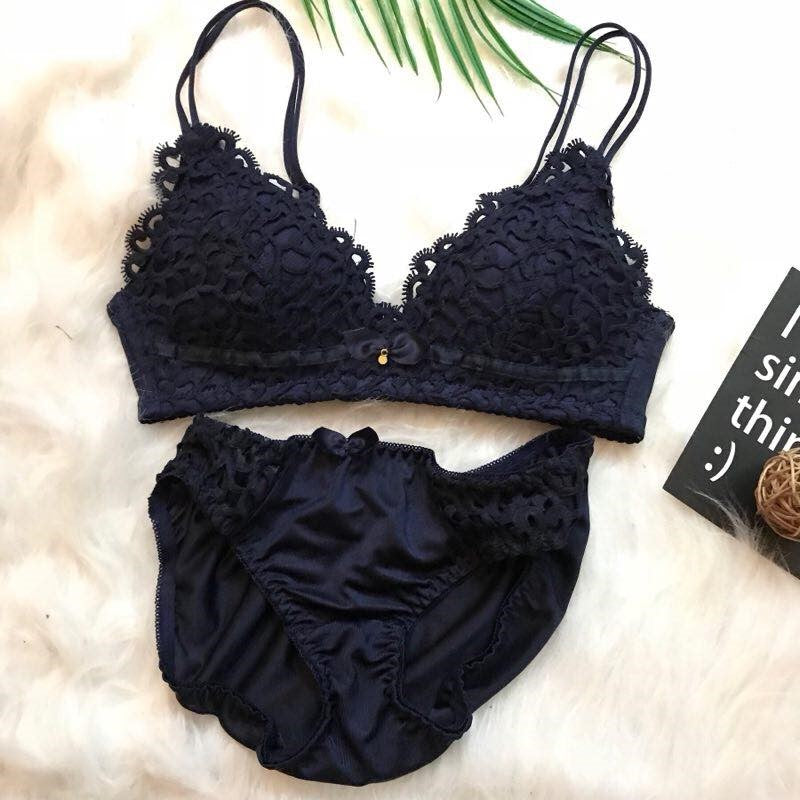 Floral Lace Breathable Fabric Bra and Penty Set