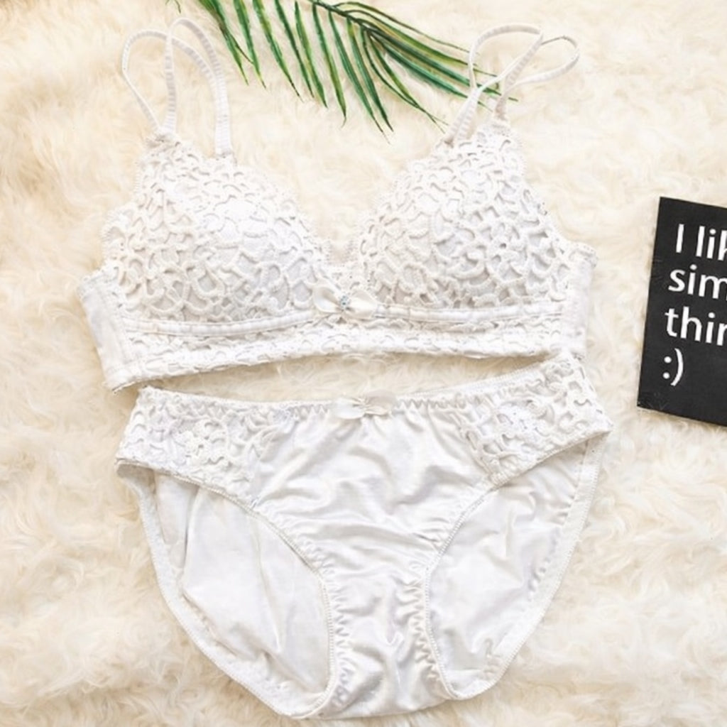Floral Lace Breathable Fabric Bra and Penty Set